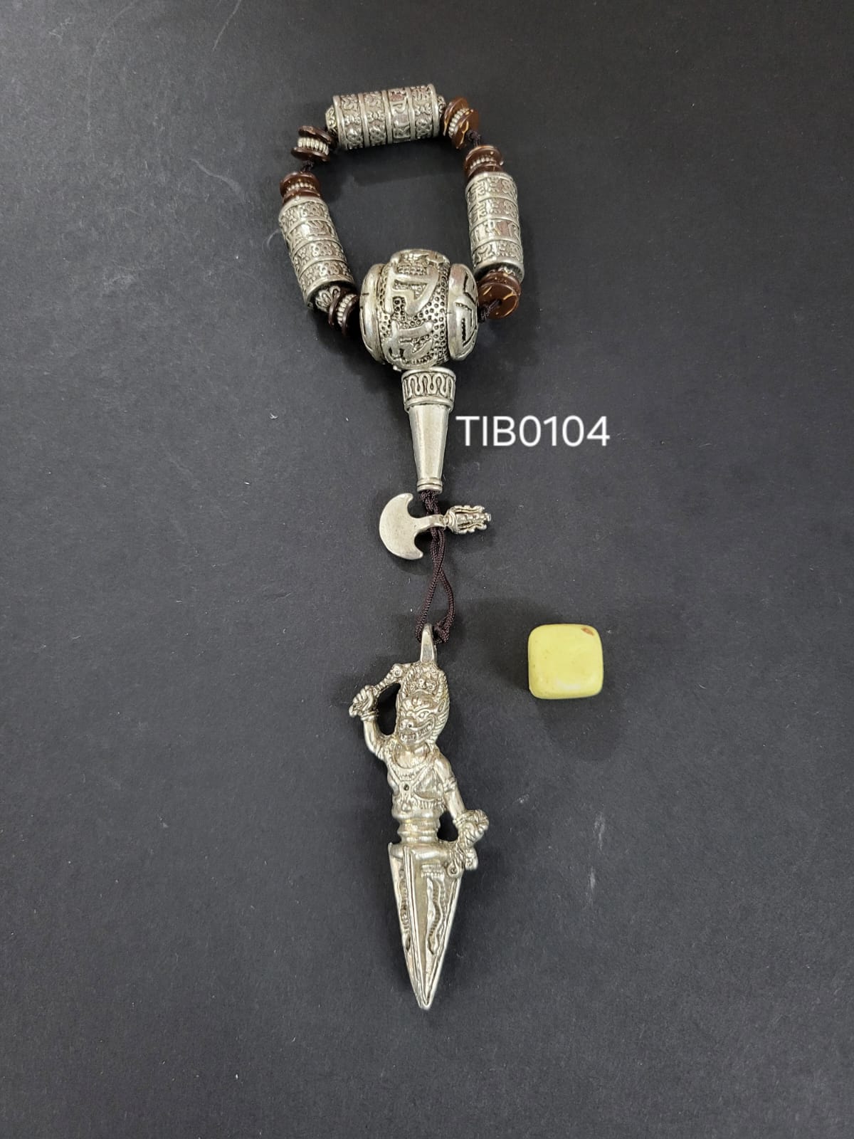 TIB0104